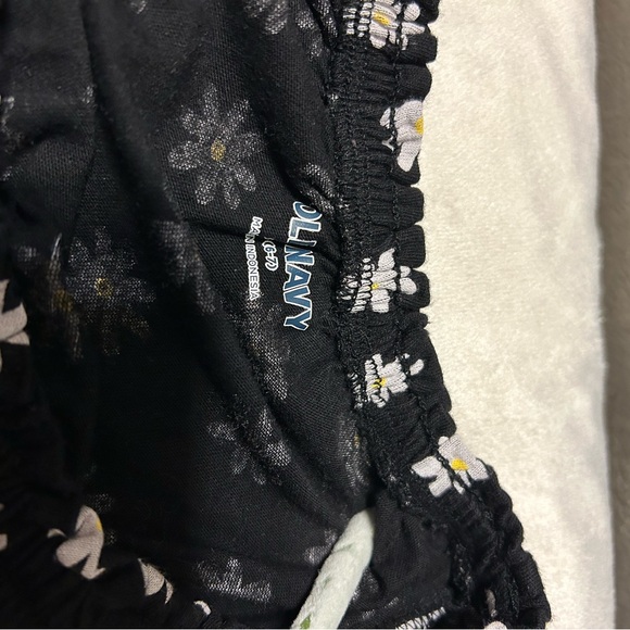 Old Navy Puff-Sleeve Jersey-Knit Romper - Lot of 2 - Picture 8 of 8